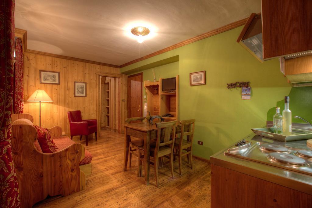 B&B Residence Checrouit Courmayeur Bilik gambar